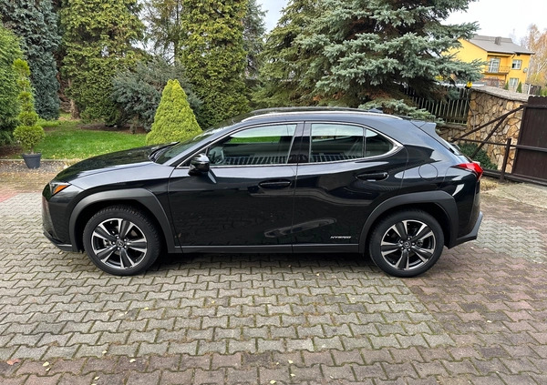 Lexus UX cena 139700 przebieg: 16200, rok produkcji 2022 z Libiąż małe 211